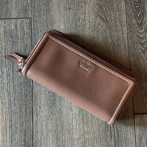 KATE SPADE • Taupe Large Wallet
